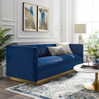 Canapé en velours capitonné à canaux verticaux Silver Orchid Perez