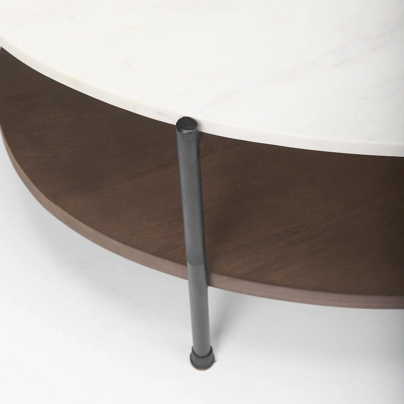 Table basse ovale Larkin avec plateau en marbre blanc et étagère en bois brun foncé